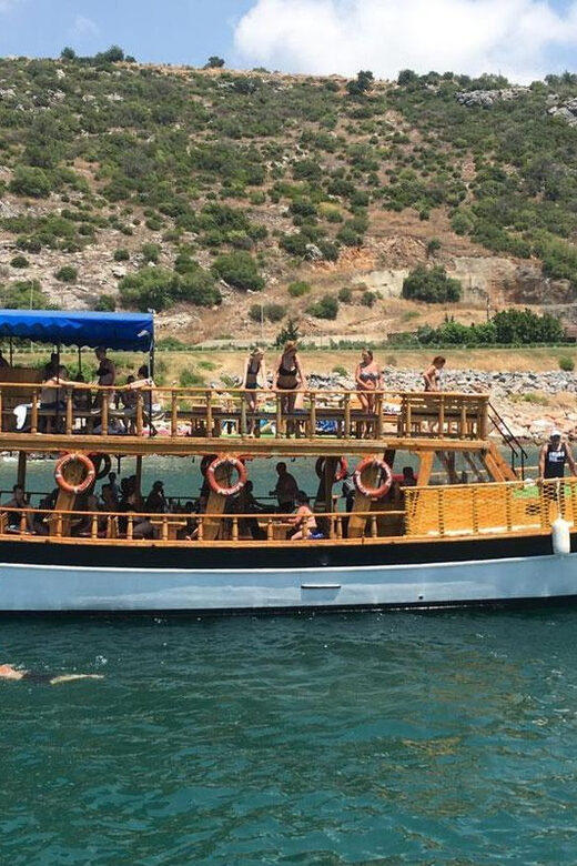 Alanya Relaxing Family Boat Tour Without Foam And Loud Music - The Crew and Service
