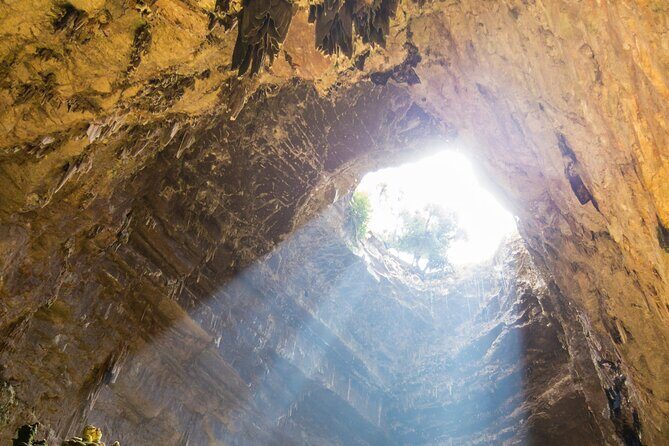 Alberobello, Castellana Caves and Polignano Guided Tour from Bari - What the Tour Includes and How It Works