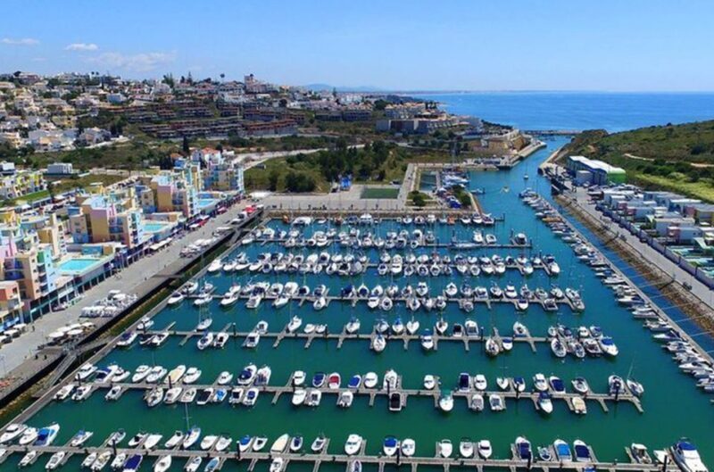 Albufeira: Beaches, Old Town, and Salgados Lagoon Jeep Tour - Who Is This Tour Best For?