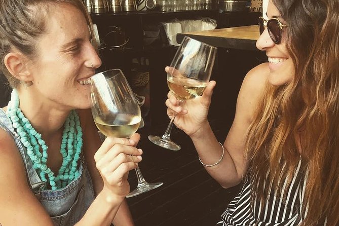 Albufeira Wine Tasting: Boutique Winery Tour & Historic Silves - Small group size: personal attention versus shared venue crowds