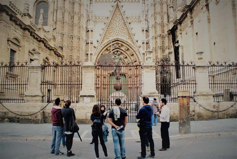 Alcazar & Cathedral of Seville Exclusive Group max. 9 guests - The Giralda Tower: A Seville Icon