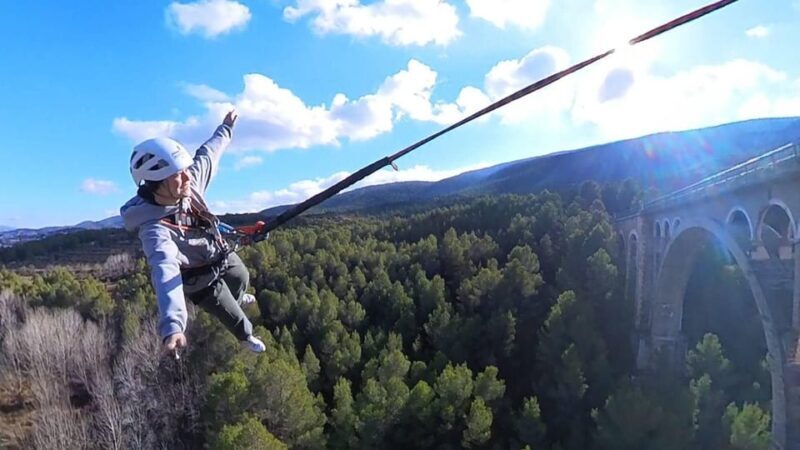 Alcoy: Bungee jumping - Key Points