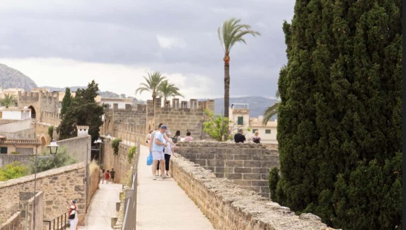 Alcudia Old Town Private Tour - Practical Tips for Your Tour