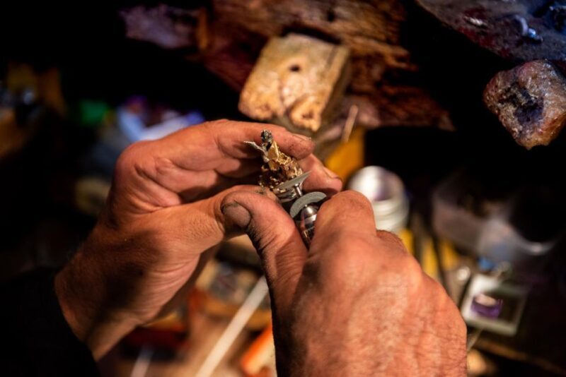 Alessandro Dari: Museo del gioiello Atelier e Scuola - FAQ