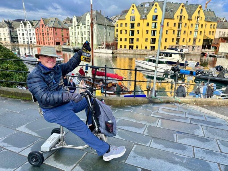 Alesund 2 hrs Private Sightseeing Tour on foot and by car - Discovering Ålesund in Two Hours