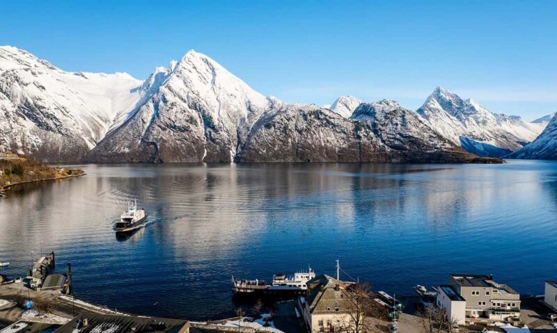 Ålesund: Fjord Tour with Lunch on MS Bruvik - Key Points