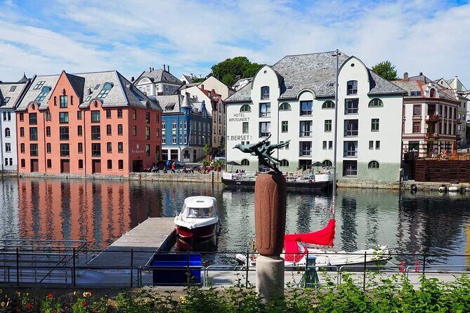 Ålesund Sightseeing and Viking Saga Islands - An In-Depth Look at What You Can Expect