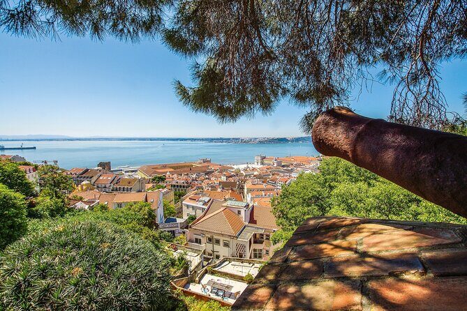 Alfama and the Castle of Saint George Skip the line Tour - The Guide and Group Experience