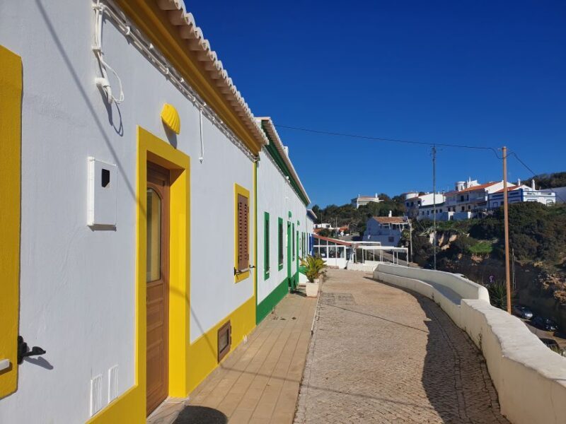 Algarve: Carvoerio and Benagil Walking Tour and Cruise - Who Should Consider This Tour?