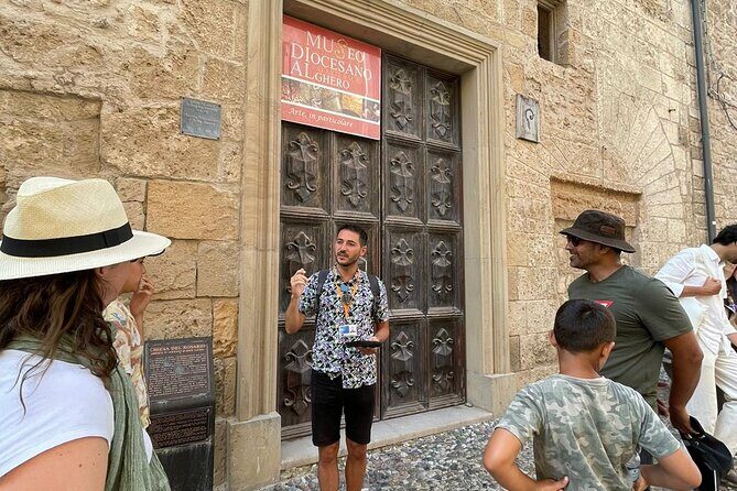 Alghero: walking tour with bilingual local guide - Key Points