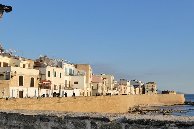 Alghero: walking tour with bilingual local guide - Practical Considerations