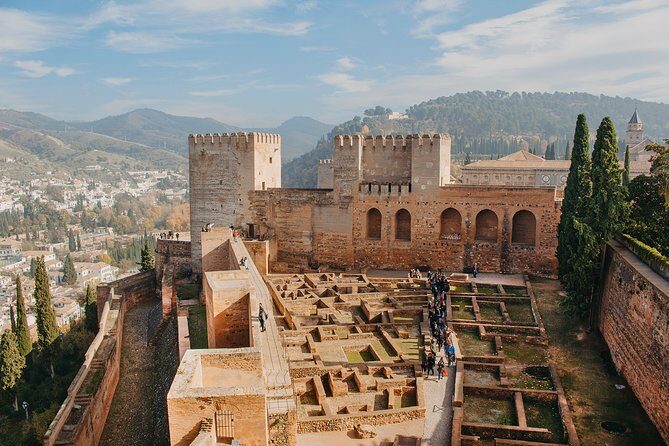 Alhambra and Generalife Skip-the-Line Ticket with Guide - The Real Value of this Tour