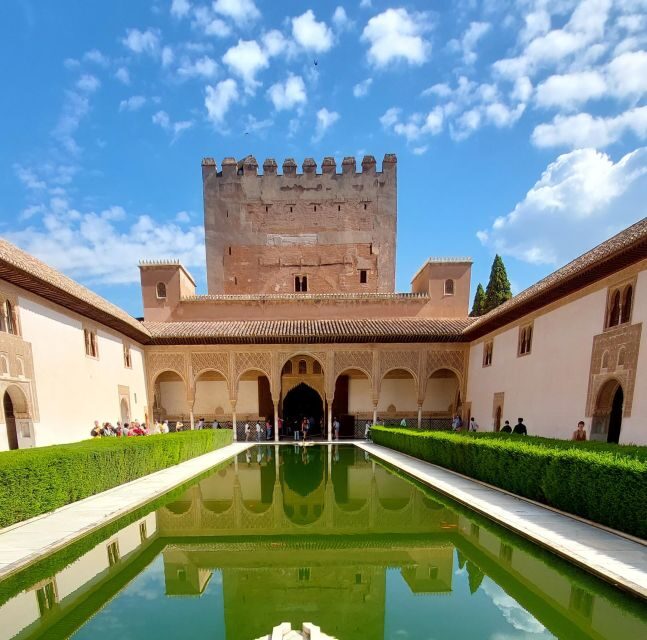 Alhambra and Nasrid Palaces Guided Tour with Tickets - Key Points