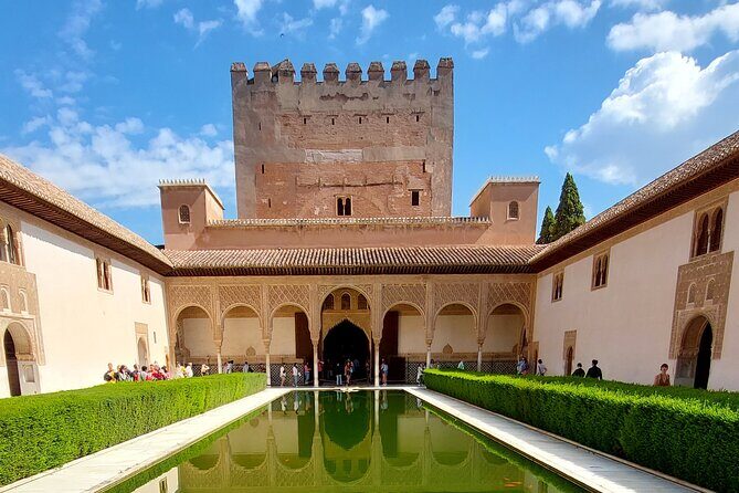 Alhambra and Nasrid Palaces Guided Tour with Tickets - The Experience in Detail