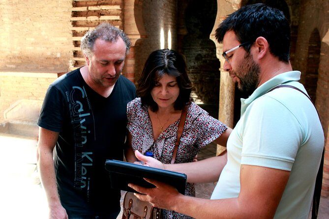 Alhambra and Nasrid Palaces: Private Tour through the Senses - Key Points