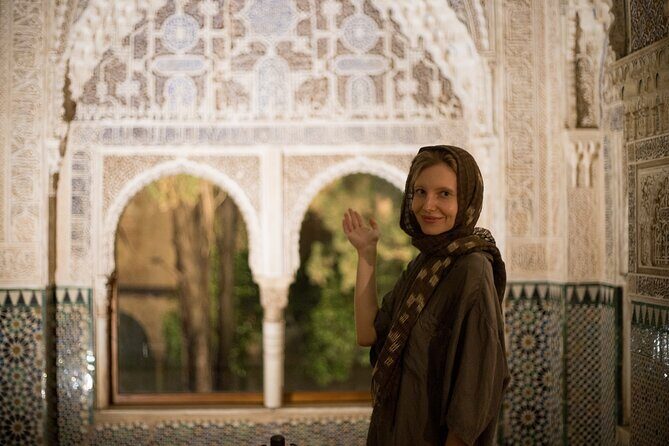 Alhambra Day or Night Private Tour - What is the Alhambra Day or Night Private Tour?