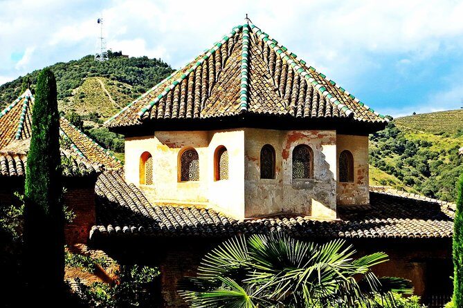 Alhambra & Generalife Skip the Line Premium Tour including Nasrid Palaces - FAQ