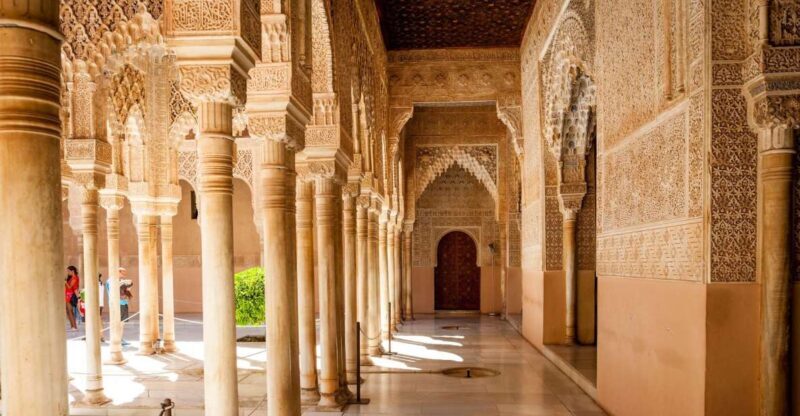 Alhambra & Generalife Tour including Transport & Admission - An In-Depth Look at the Tour