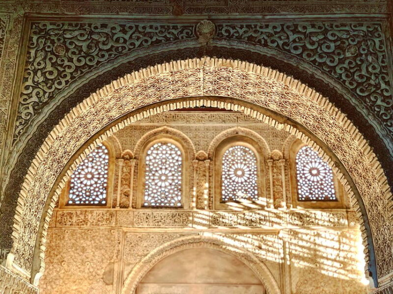Alhambra: Guided Private Tour with Fast-Track Entry - Who Is This Tour Best Suited For?
