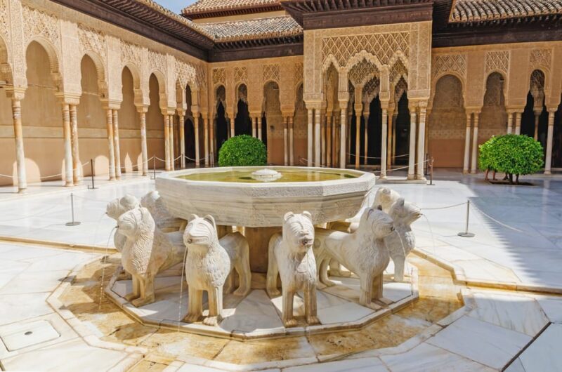 Alhambra & Nasrid Palace: Private Tour with Tickets - What Makes This Tour Stand Out