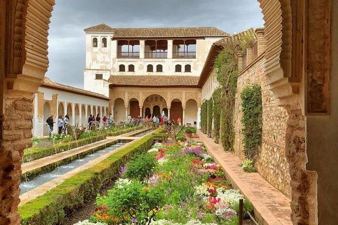 Alhambra & Nasrid Palaces Tour with Priority Access  Granada - The Experience and Itinerary Breakdown
