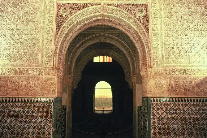 Alhambra: Night Visit to Nasrid Palaces - The Experience vs. the Expectations