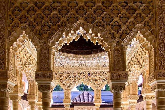 Alhambra Palace & Generalife Gardens daytrip from Roquetas, Aguadulce & Almeria - Who Should Consider This Tour?