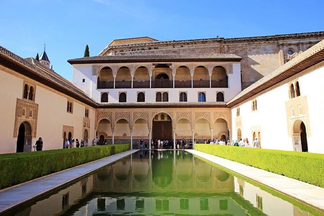 Alhambra palace Private tour with private local guide and admission tickets - A Detailed Look at the Tour Experience