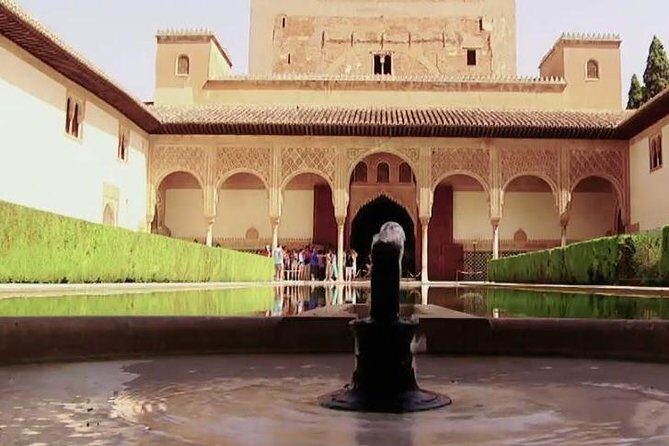 Alhambra Private/Small Group Tour & Nasrid Palaces Skip the Line - Who Should Consider This Tour?