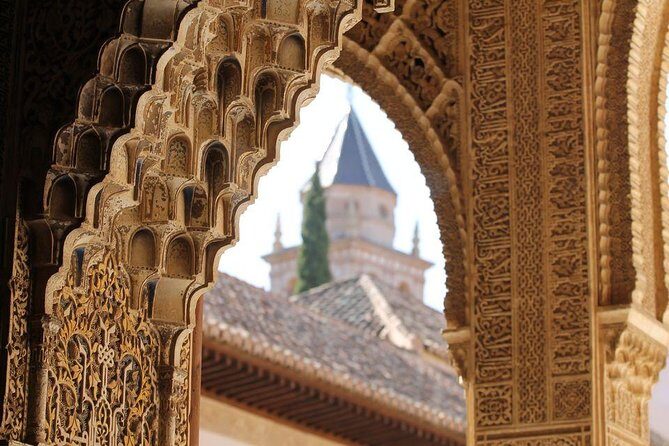Alhambra Private/Small Group Tour & Nasrid Palaces Skip the Line - Frequently Asked Questions