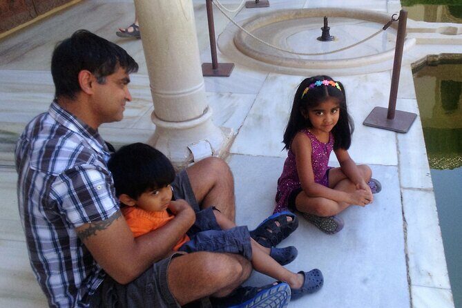 Alhambra: Private Tour for Families - Practical Tips for Booking and Visiting