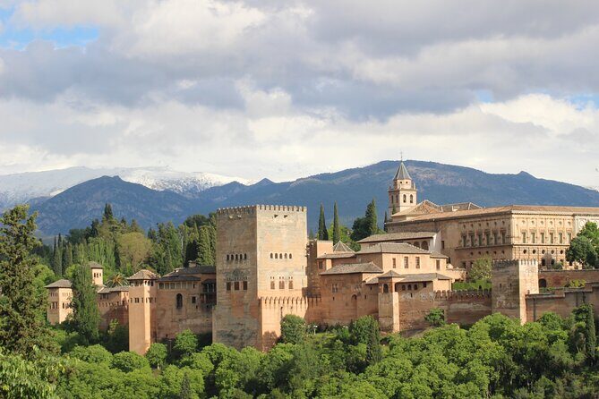 Alhambra private tour with tickets - Key Points