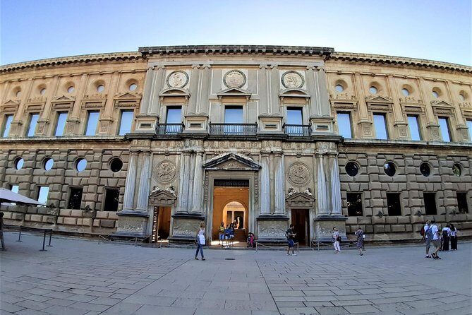 Alhambra private walking tour - Starting Point and First Impressions