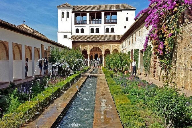 Alhambra: Skip-the-Line to Nasrid Palaces & Generalife - Who Should Consider This Tour?