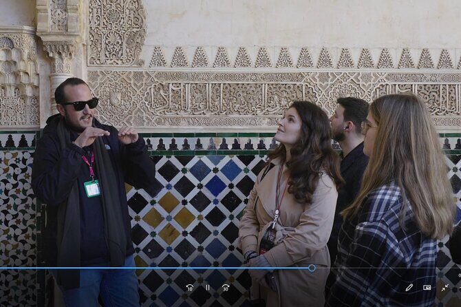 Alhambra: Small Group Tour with Local Guide & Admission - Starting Off: What to Expect from the Tour