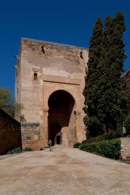 Alhambra Surroundings: History, Architecture and Legends - FAQs About the Tour