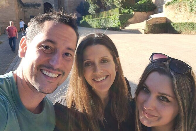Alhambra Unique Experience: Private visit with official guide - Analyzing the Price and Value