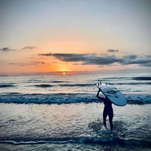 Alicante: 2 Hour Table Surf Rental + Spanish Tapa and Drink - The Post-Surf Tapa and Drinks