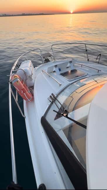 Alicante: A two-hour boat ride with a drink - Key Points