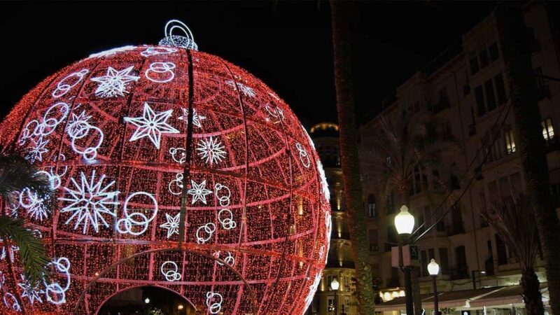 Alicante: Christmas Lights Tour by Tuk Tuk - Key Points