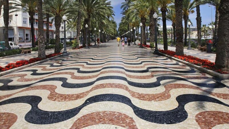 Alicante & Elche: Day Trip with visit to the Santa Bárbara Castle - Key Points