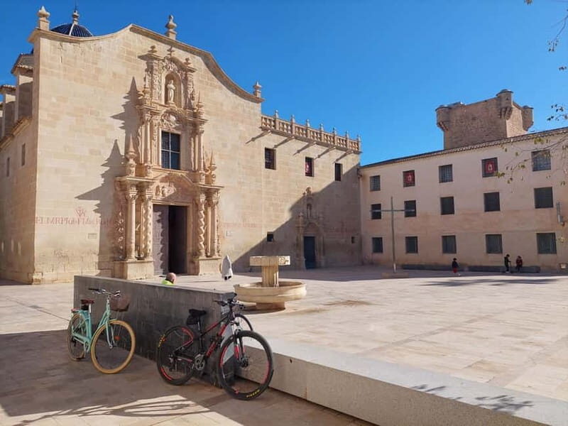 Alicante: Private Bicycle Tour of the Beach and History - What the Tour Includes and How It Works