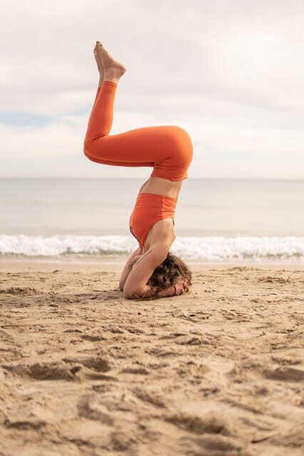 ALICANTE: Sunrise Yoga class on the beach & breakfast - A Calm Start to Your Day in Alicante: The Sunrise Yoga Experience