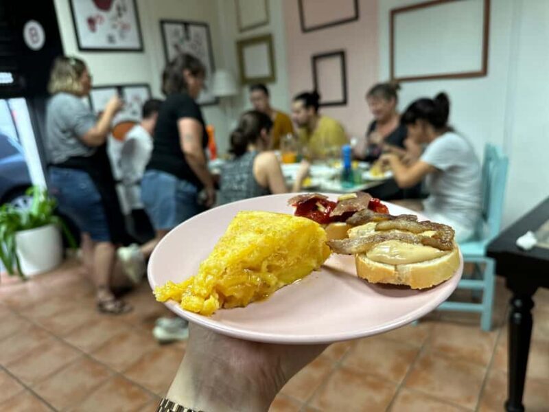 Alicante:Evening Spanish Tapas Cooking Class with Live Music - Key Points