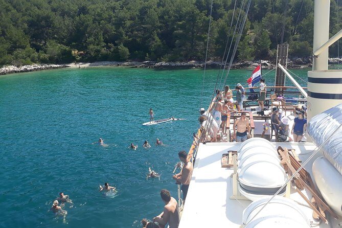 All Inclusive Brac and Solta islands swimming cruise - Who Should Consider This Tour?