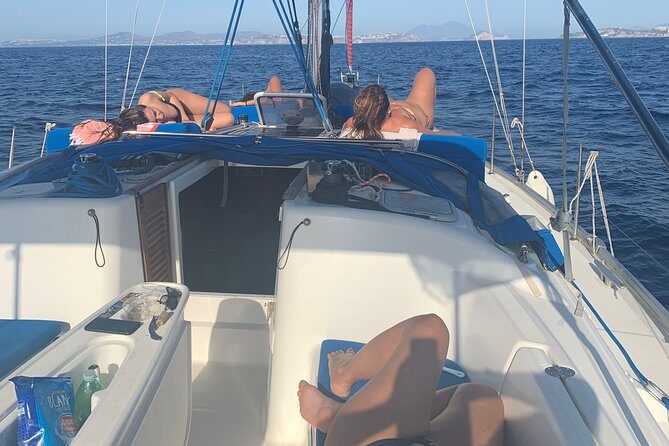 All-inclusive Sailing tour: Sorrento Coast - Setting Sail in the Beautiful Waters of Sorrento