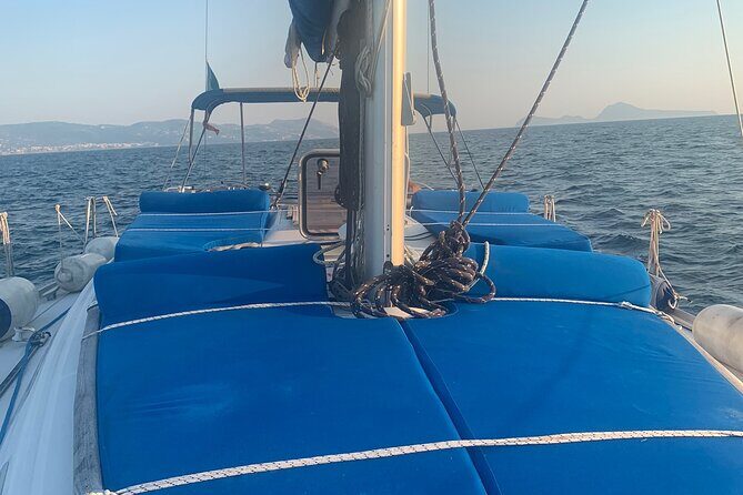 All-inclusive Sailing tour: Sorrento Coast - Snorkeling and Sunbathing