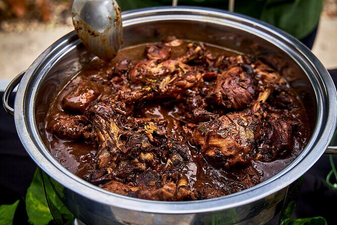 ALL INCLUSIVE Soulful brunch - The Setting: Tropical, Stylish, and Inviting