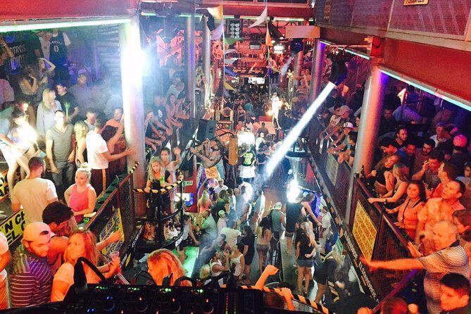 All you can drink (3 hrs) - El Squid Roe Los Cabos - What to Expect from This Cabo Night Out