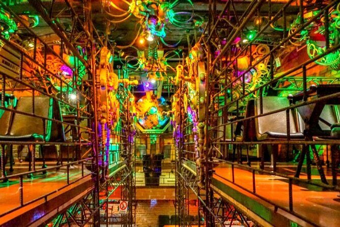 Alternative bar tour with dinner in the art district - The Sum Up